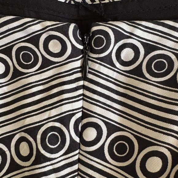 White House Black Market Silk Knee Length Swing Skirt Geometric Print Size 6 - Picture 3 of 4
